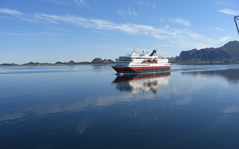 Up to 50% Savings on expeditions with Hurtigruten