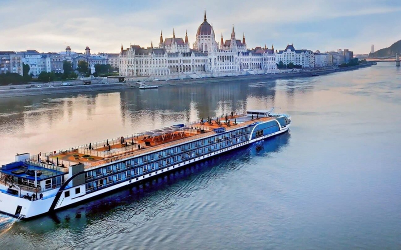 Complimentary stateroom upgrade, Up to $2,000 Savings Puls up to 100 Onboard Credit with Amawaterways