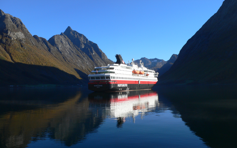 Explorers Sale: Up to 10% Savings with HX Expeditions