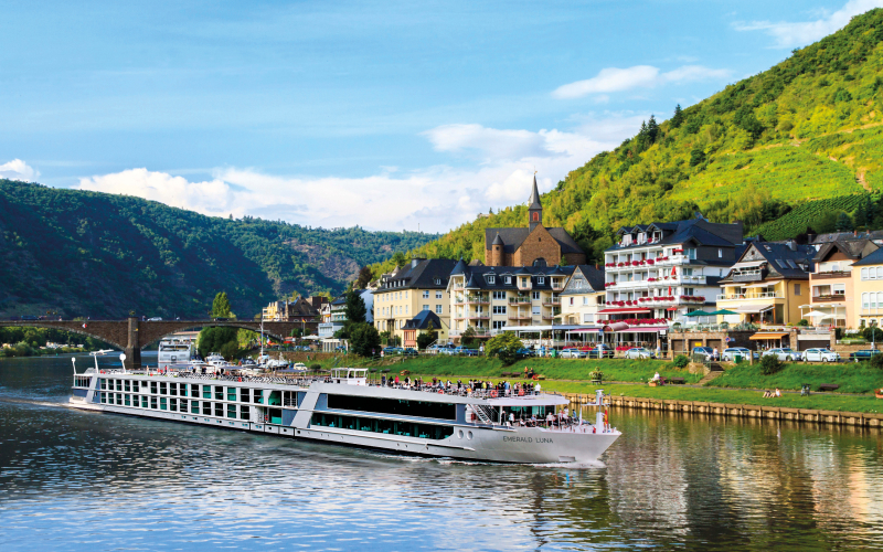 Up to 40% Savings Summer Black Friday Sale with Emerald Cruises